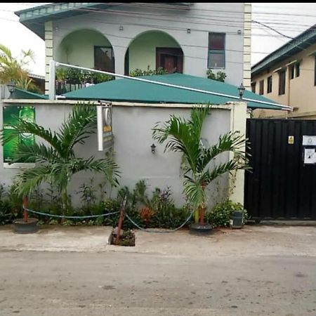Staycation Suites And Apartment Lagos Extérieur photo