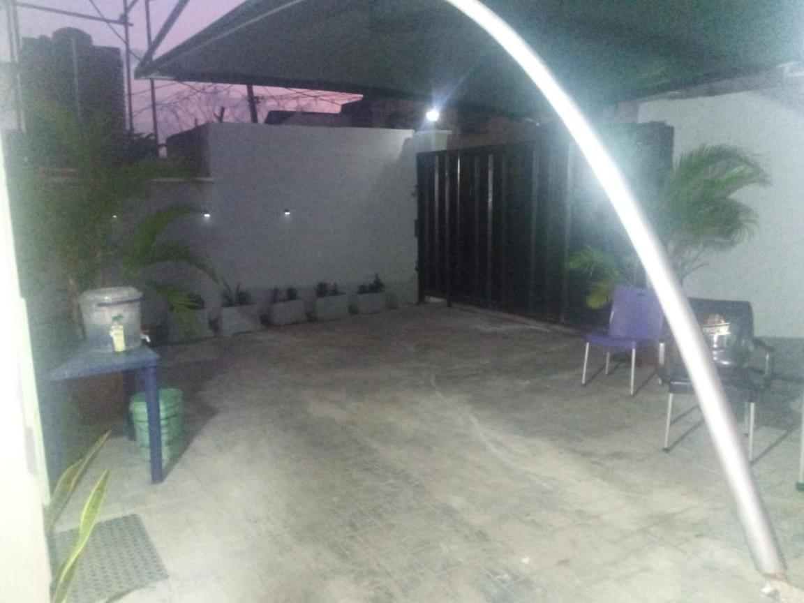 Staycation Suites And Apartment Lagos Extérieur photo