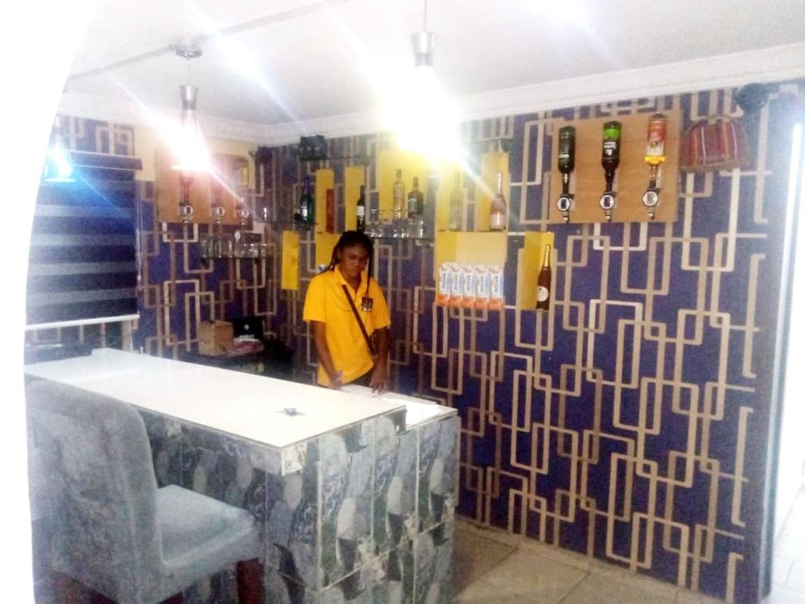 Staycation Suites And Apartment Lagos Extérieur photo