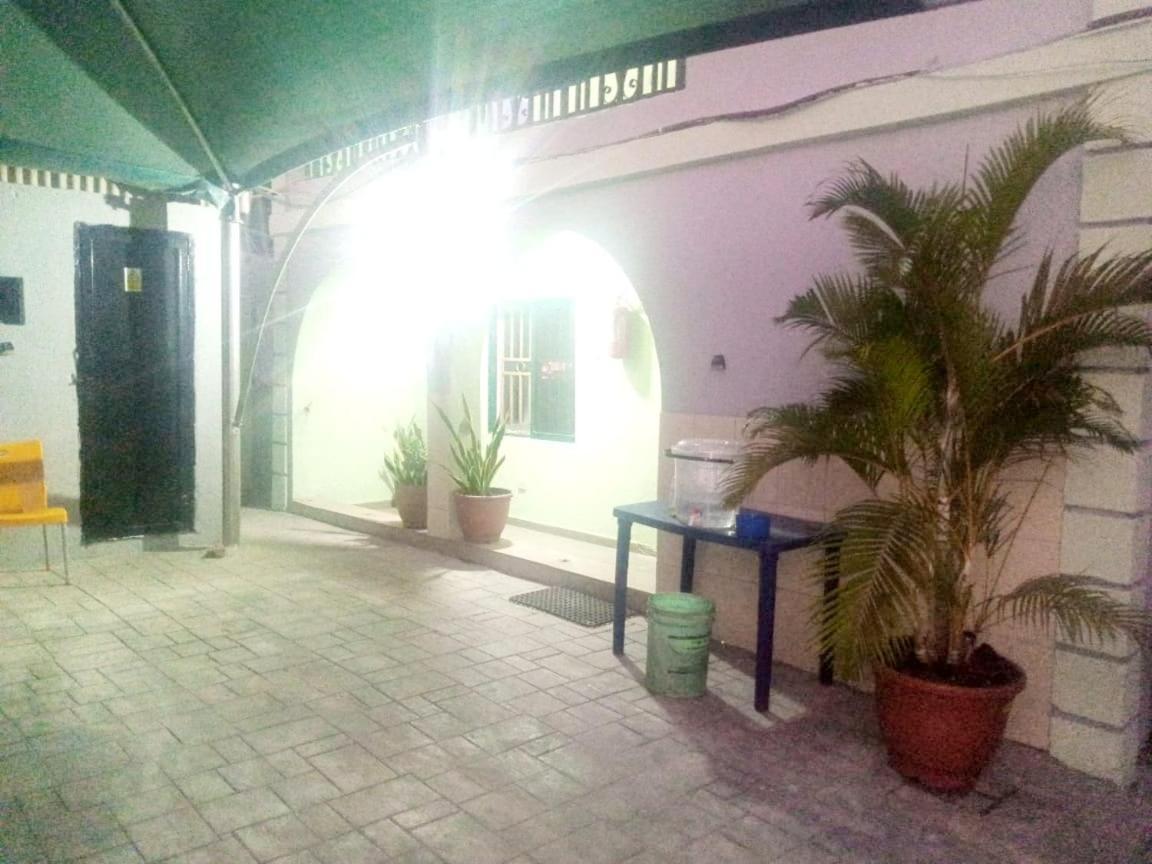 Staycation Suites And Apartment Lagos Extérieur photo