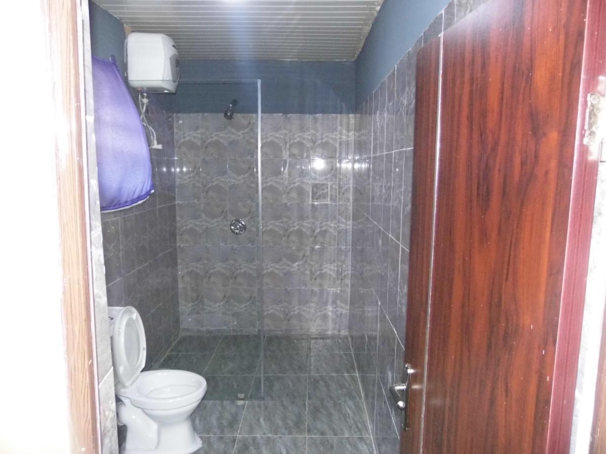 Staycation Suites And Apartment Lagos Extérieur photo