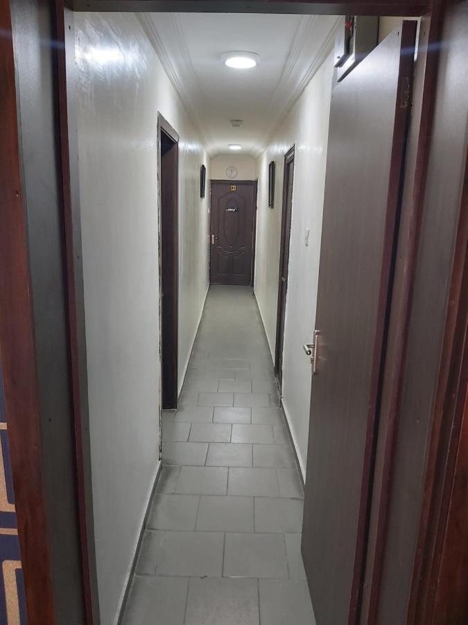 Staycation Suites And Apartment Lagos Extérieur photo